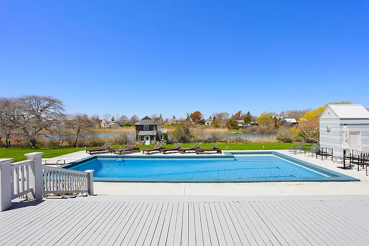 24 Bay Ln — Photo 19
