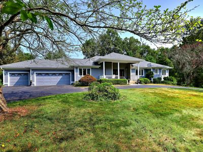 17 Bunker Hill Road, Woodbridge, CT, 06525