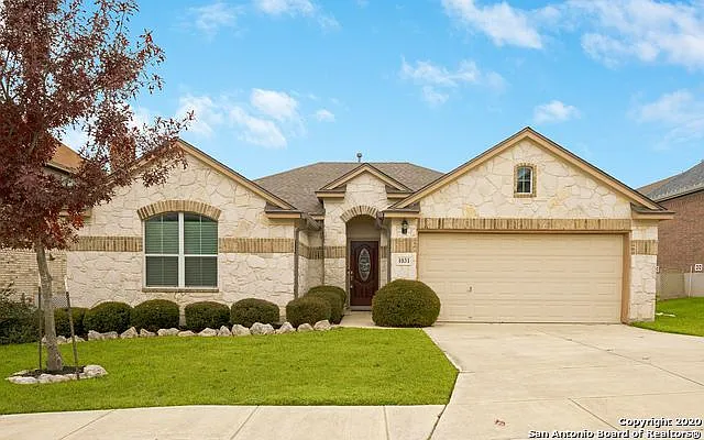 3 bed, 2.0 bath, 1813 sqft, $2,100 — Photo 2