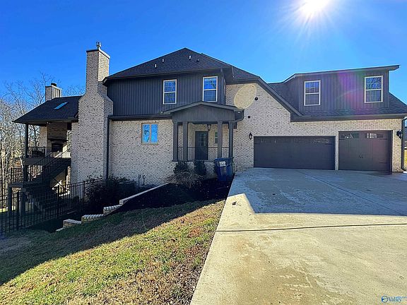 3rd image of 1 Sylvias Way SE