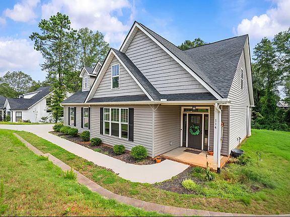 3rd image of 114 Lake Forest Cir