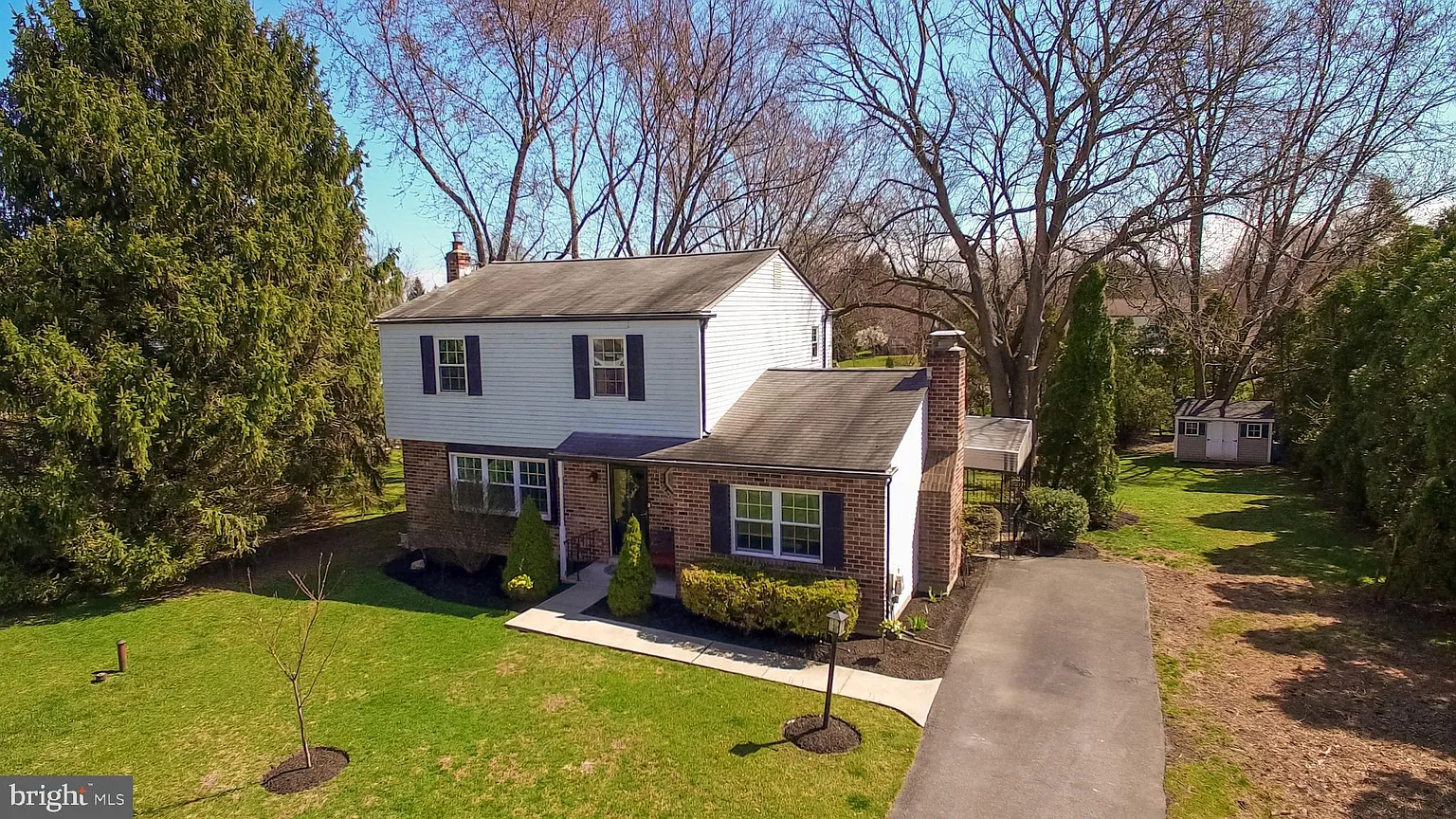 158 Deacon Dr photo 1