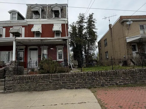 2124 W 3rd St, Chester, PA 19013