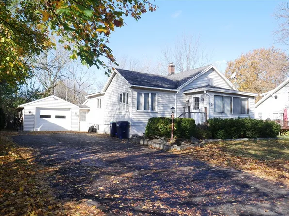 25 Beechwood Dr, Rochester, NY 14606