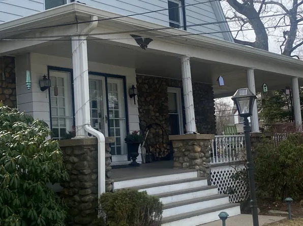 318 S Middletown Rd Floor 2, Nanuet, NY 10954