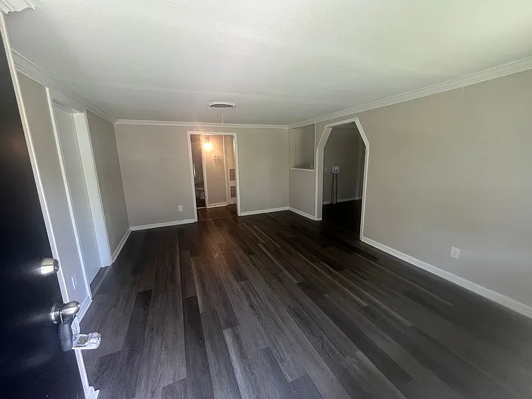 508 Wallace Rd — Photo 3