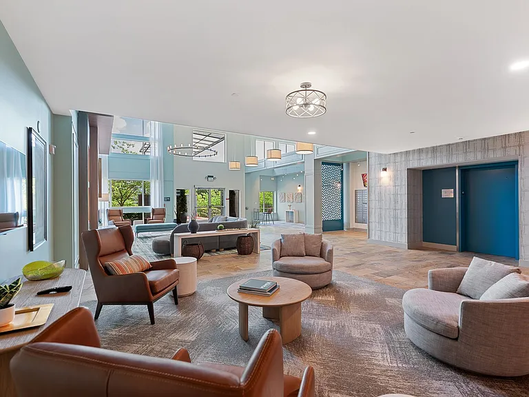 Bentley House — Photo 17