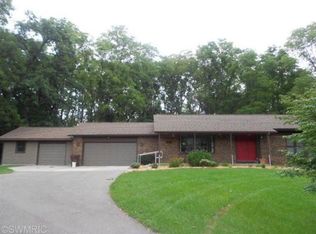 22866 Sunset Dr, Kalamazoo, MI 49009