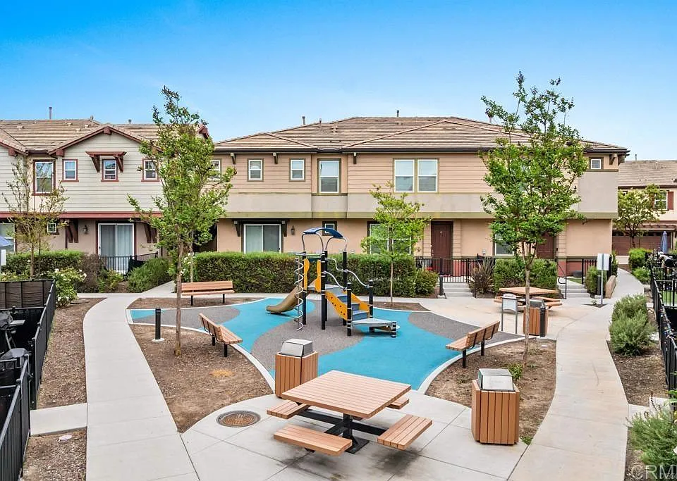1521 Victory Ln #2