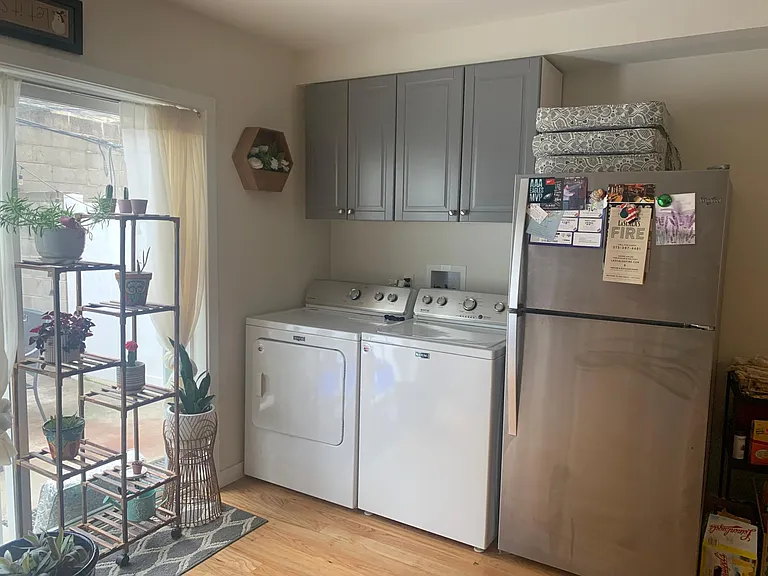 329 N State St — Photo 6
