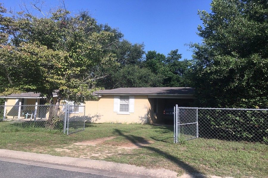 2nd image of 55 Moss St