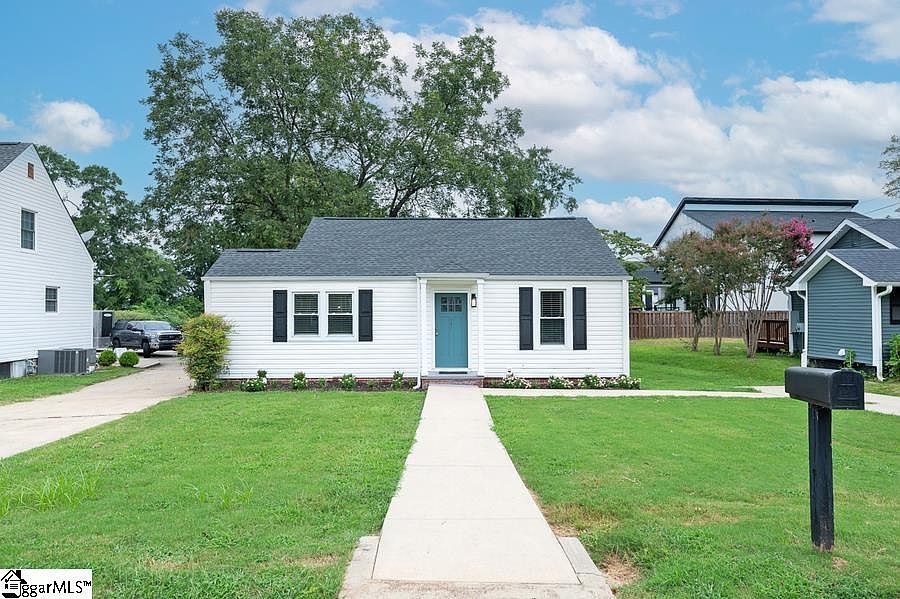 1st image of 105 E Bearden St
