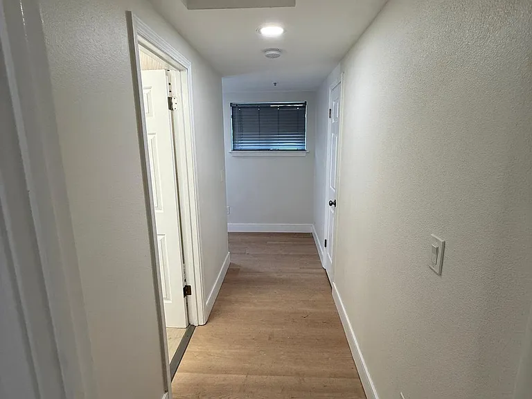 4137 Bay St #C — Photo 5
