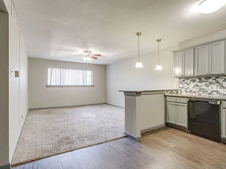 The Heights 76107 — Photo 13