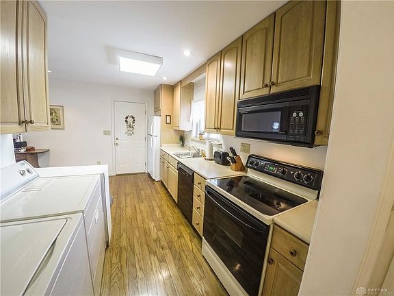 5th image of 4023 Mengel Dr