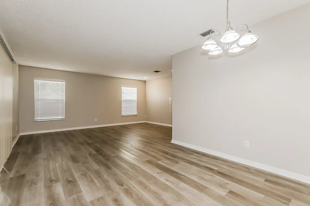 4 bed, 2.0 bath, 1937 sqft, $3,840 — Photo 4