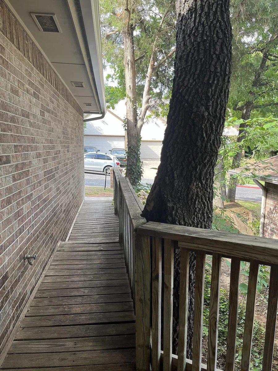 Building Photo - 1718 Windhill Ave #1