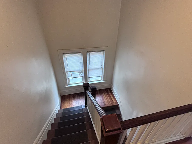 132 Clinton St — Photo 17