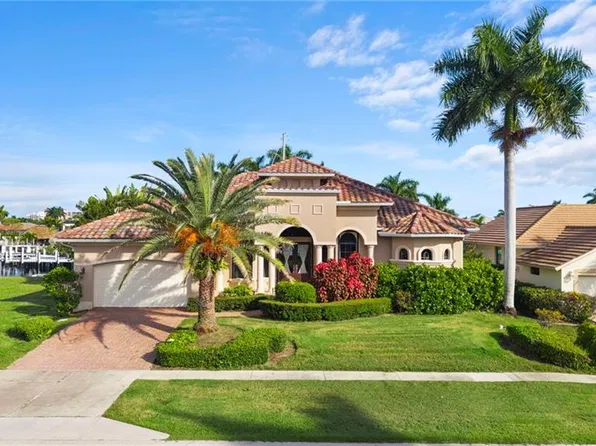 879 Banyan CT, MARCO ISLAND, FL 34145