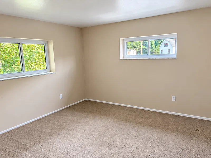 2 bed, 1.0 bath, 900 sqft, $1,050 — Photo 4