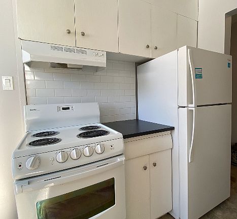 4th image of 1560 Alexandra St Unit 4