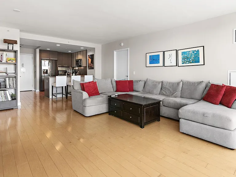 2 2nd St #2403 — Photo 8