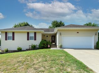 8890 Brookside Cir, Monett, MO 65708