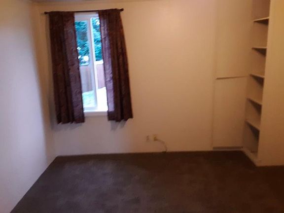 4th image of 512 W Marcy Ave