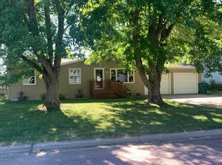 69 Westview Dr, Milford, IA 51351