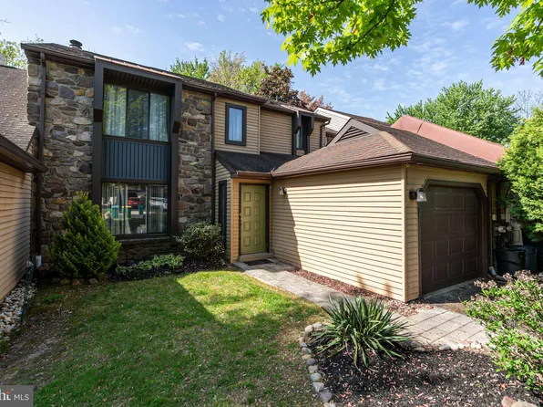 137 Granite Hill Ct, Langhorne, PA 19047