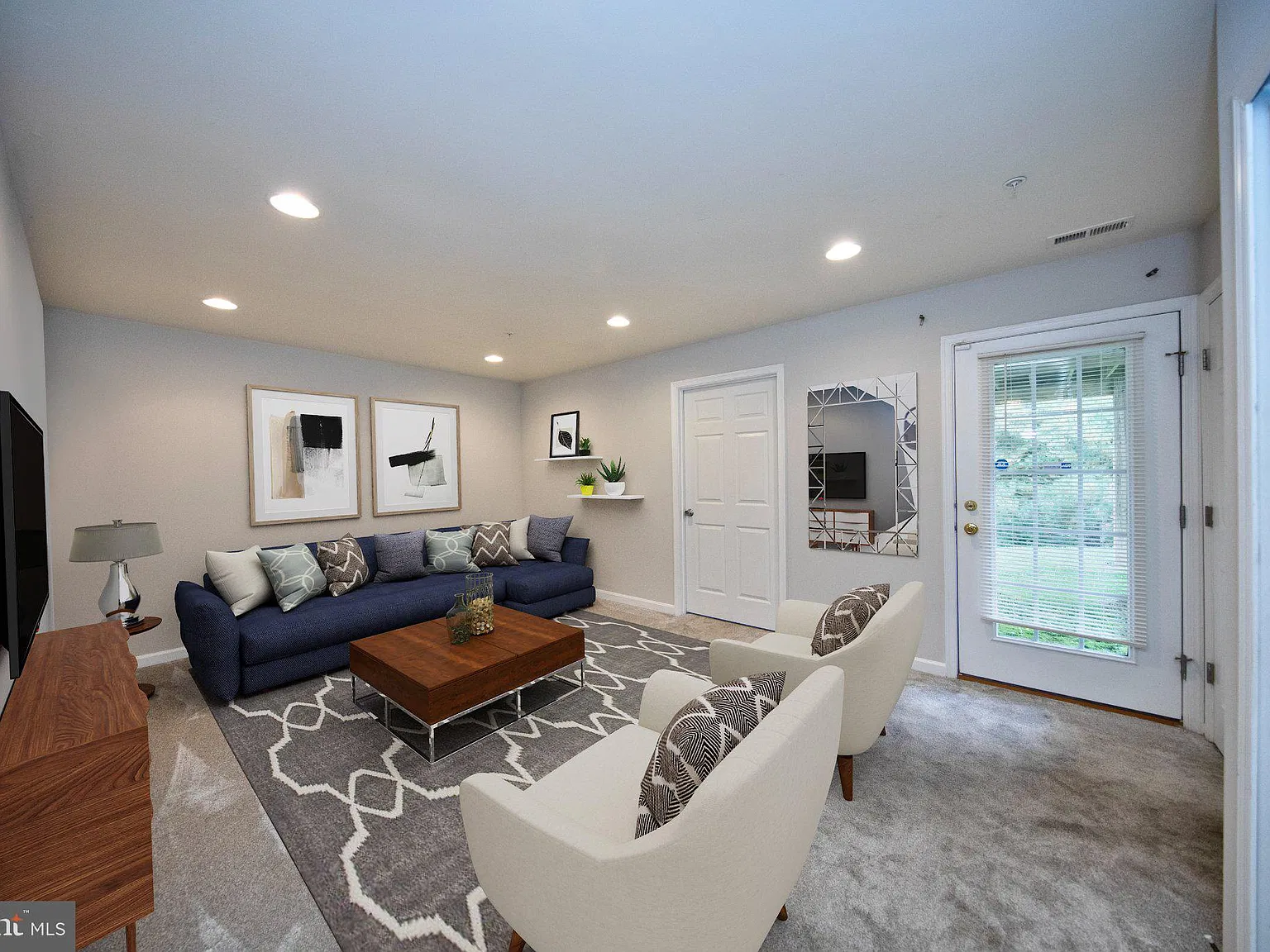 4 bed, 4.0 bath, 1928 sqft, $3,100 — Photo 4