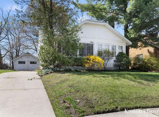 860 Dickinson St SE, Grand Rapids, MI