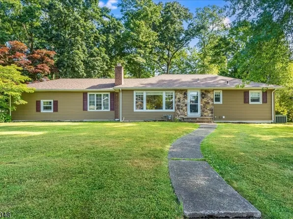 14 Fieldstone Dr, Hanover Twp., NJ 07981