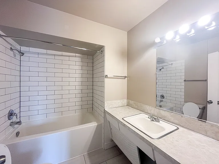 3030 10th Ave — Photo 9