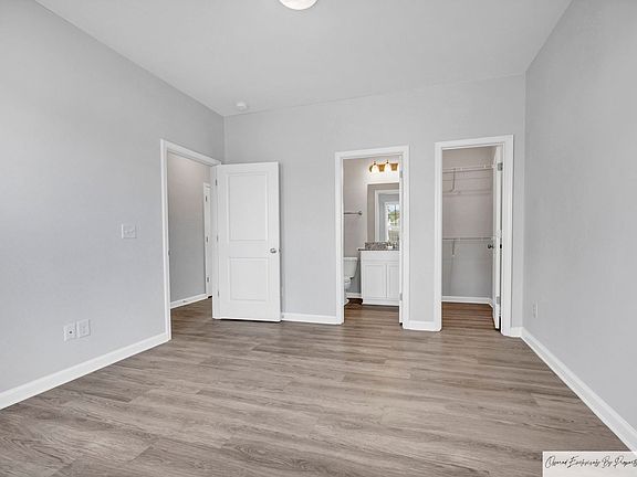 4th image of 591 Burnaby Ct