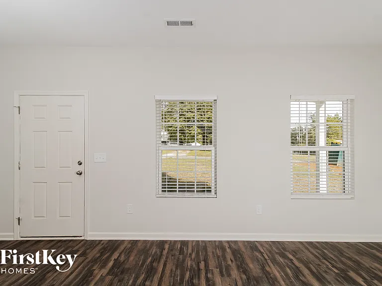 1612 Dodson St — Photo 2