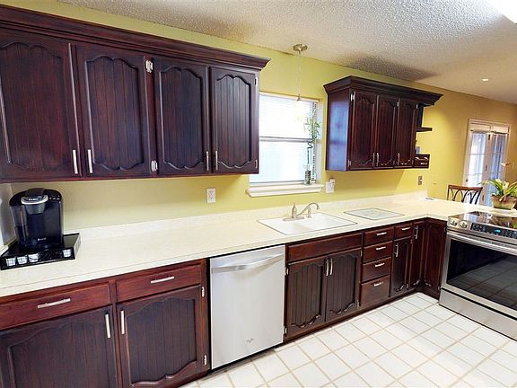 5th image of 1315 W Idaho Ave
