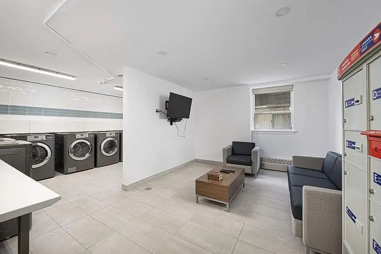66 Spadina Rd — Photo 19