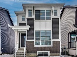 26 Amblehurst Path NW, Calgary, AB T3P1W8