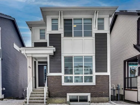 26 Amblehurst Path NW, Calgary, AB T3P 1W8