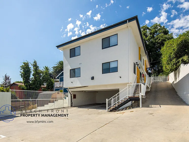 1737 Kent St — Photo 5