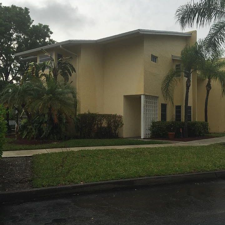 1st image of 16246 SW 92nd Ave #4