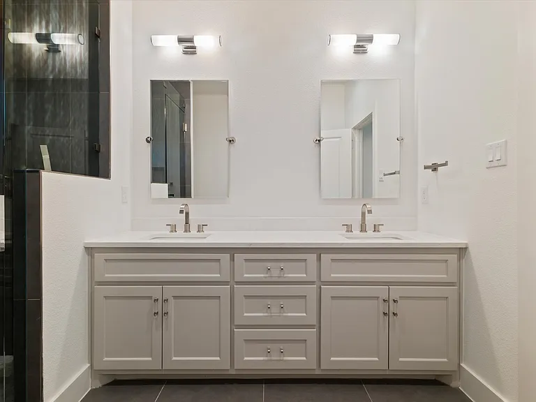 6255 Belmont Ave — Photo 18