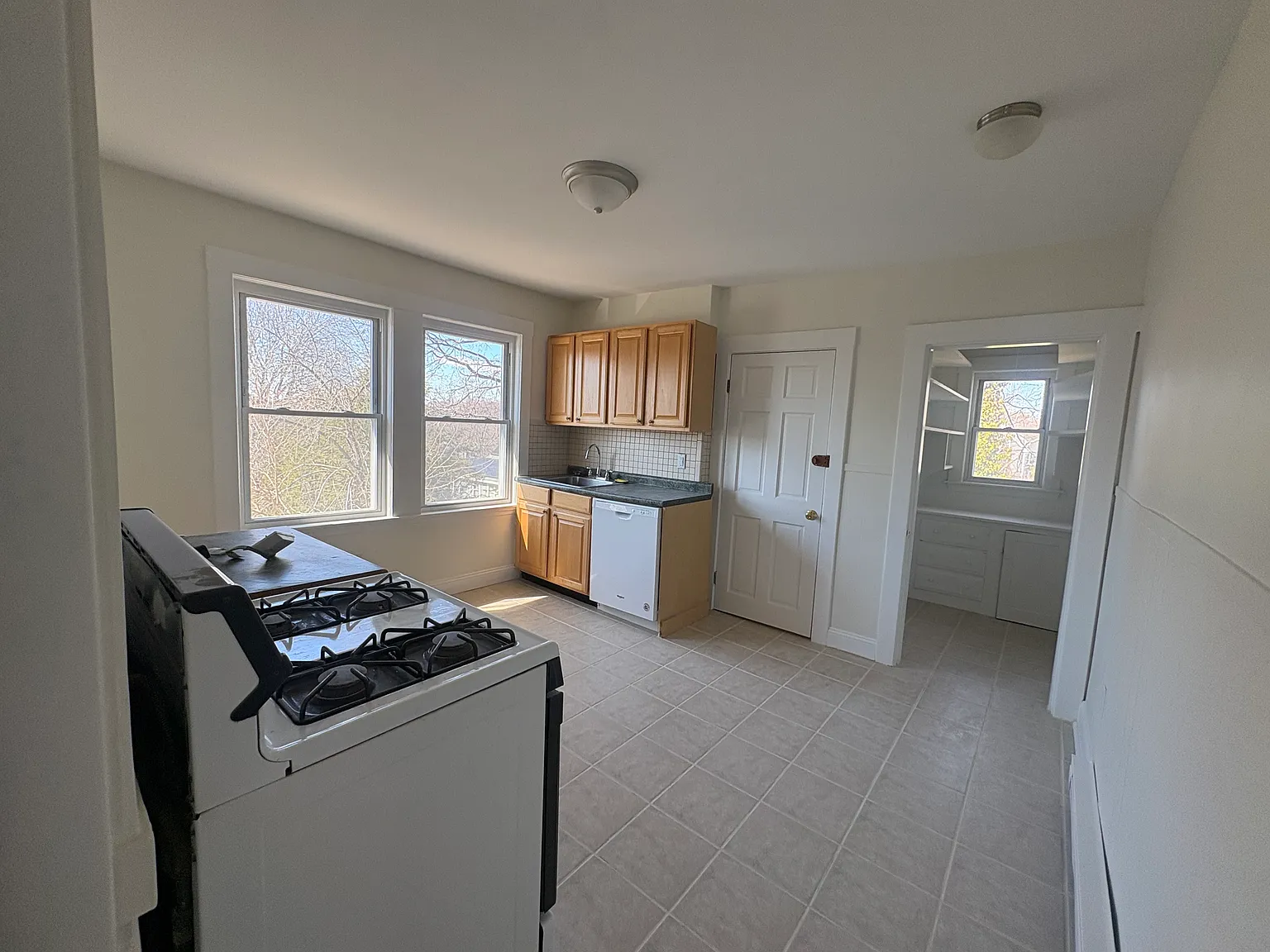 2 bed, 1100 sqft, $2,650 — Photo 3
