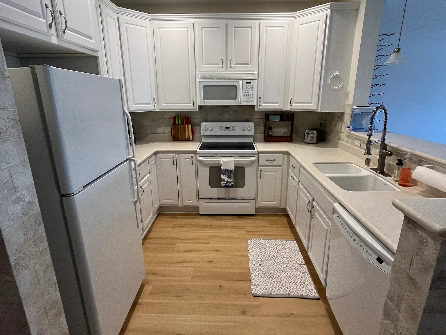 2 bed, 950 sqft, $2,295 — Photo 4
