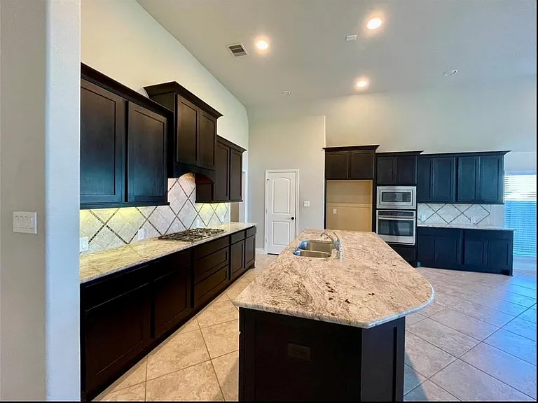 3323 Chandler Hollow Ln — Photo 5