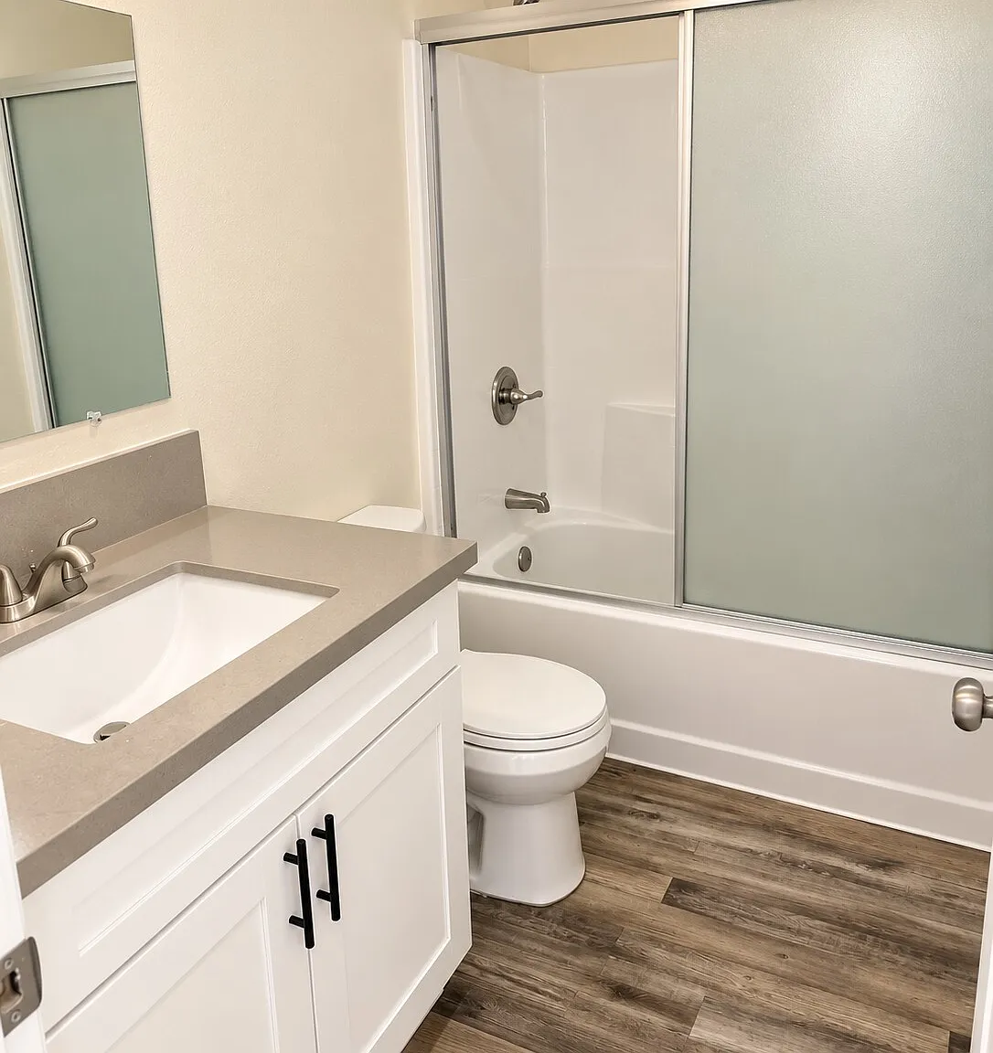 Larcus Apartments — Photo 1