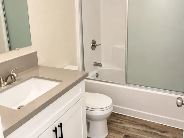 Larcus Apartments