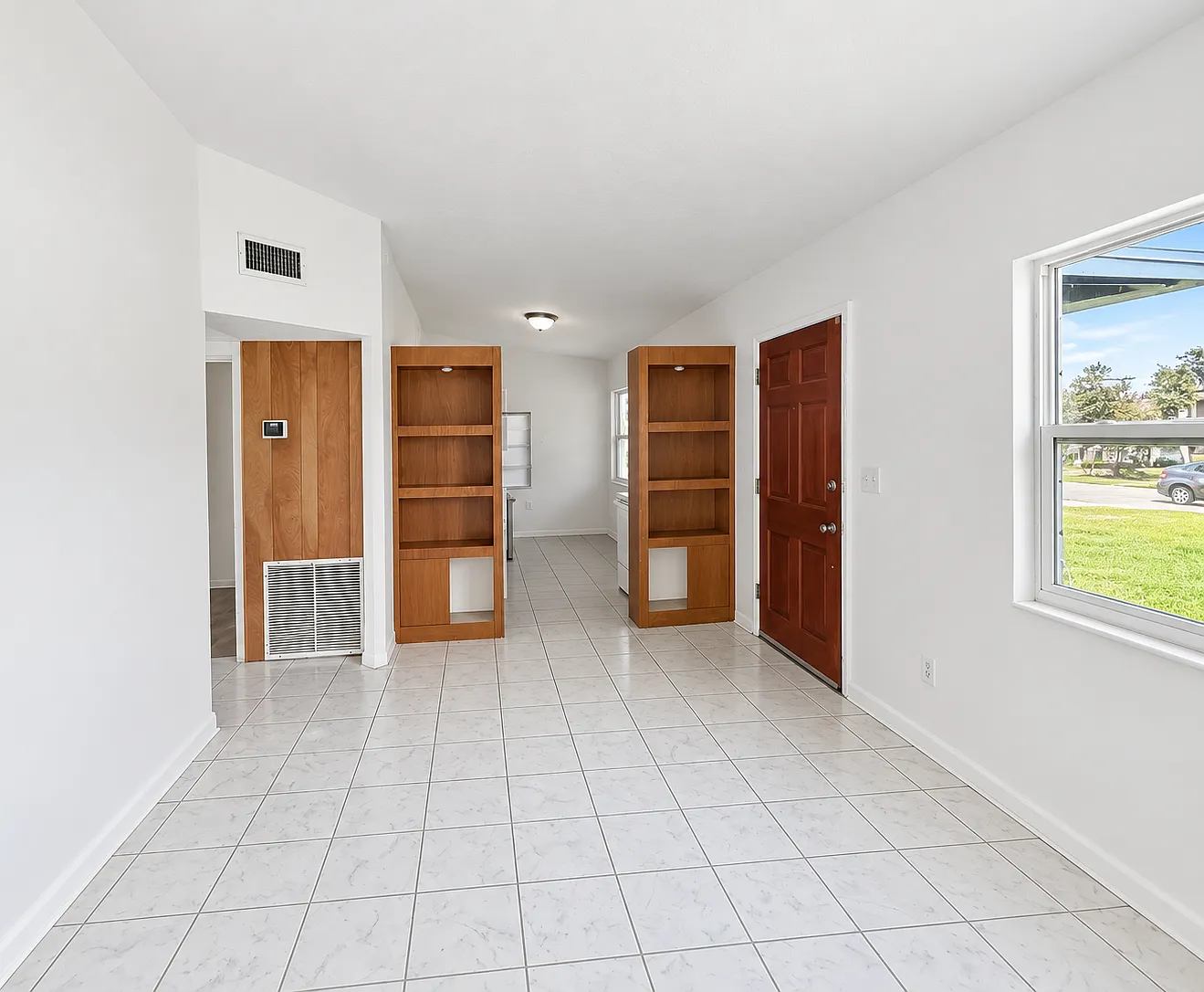 4 bed, 1100 sqft, $1,999 — Photo 3