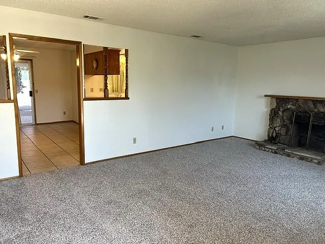 781 Somerset Ct — Photo 4